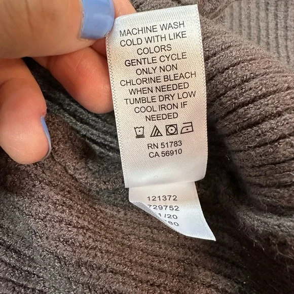 Maurices Light Purple Distressed Cold Shoulder Sweater Women’s 1X - Picture 8 of 8